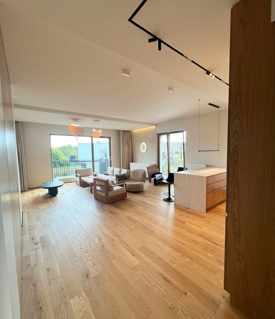 widok na salon, apartament w Gdyni
