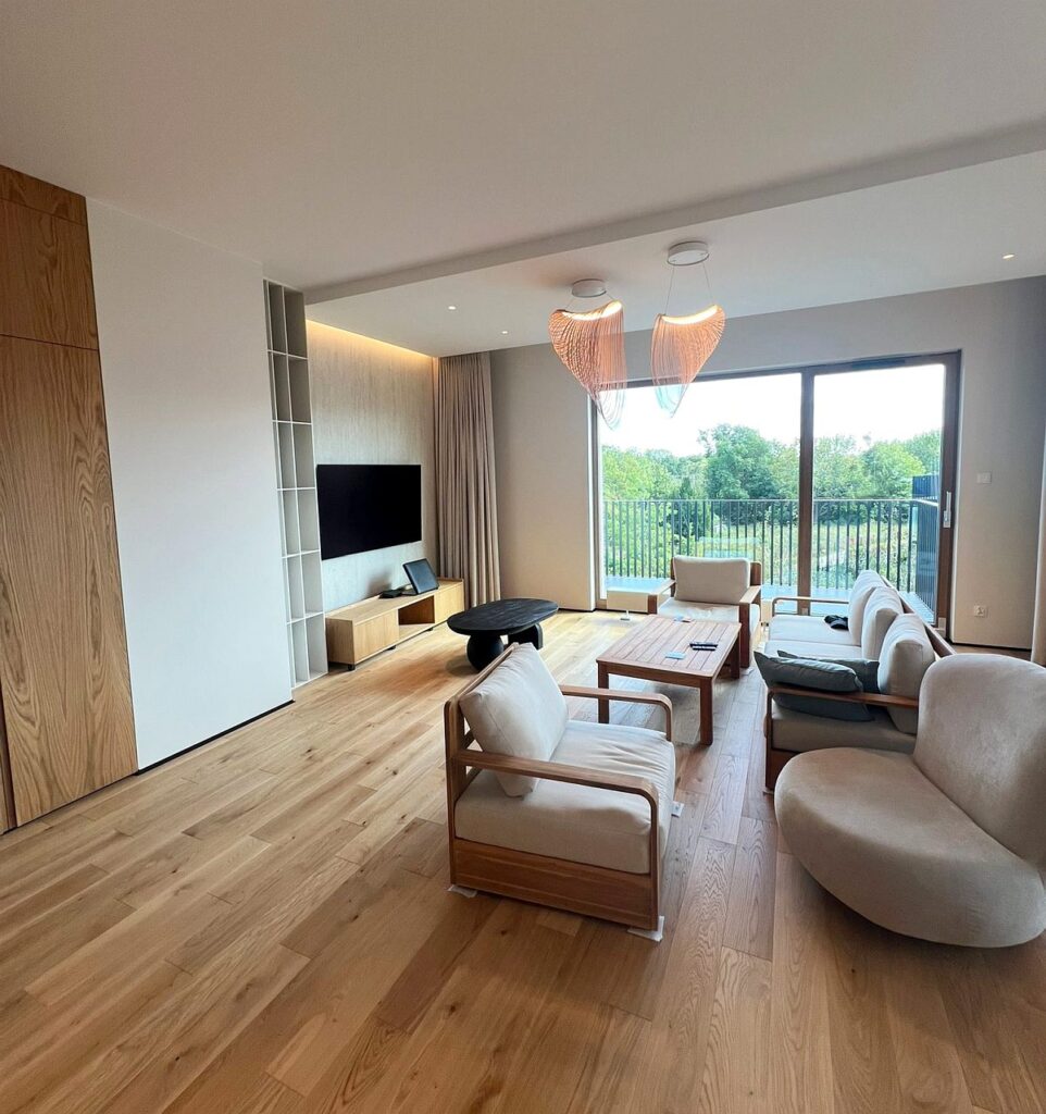 widok na salon, apartament w Gdyni