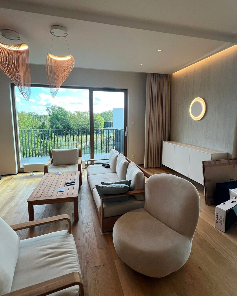 widok na salon, apartament w Gdyni