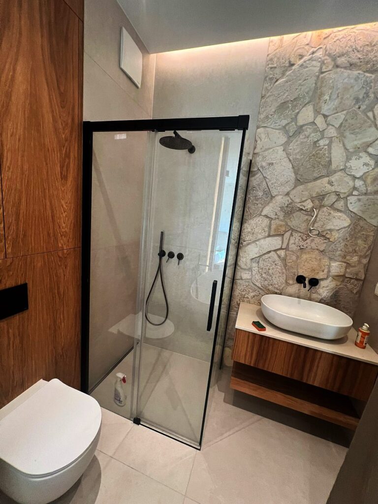 widok na łazienkę, apartament w Gdyni